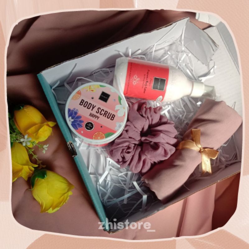 [GIFT BOX] Hampers Scarlett / Kado Wisuda / Gift Ulang Tahun / Gift Bella Square / Hampers Kekinian 