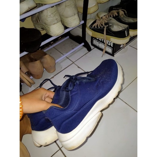 SEPATU NEVADA uk 39 SHOES PL PRELOVED PRELOVE SNEAKERS SEPATU OLAHRAGA SPORT