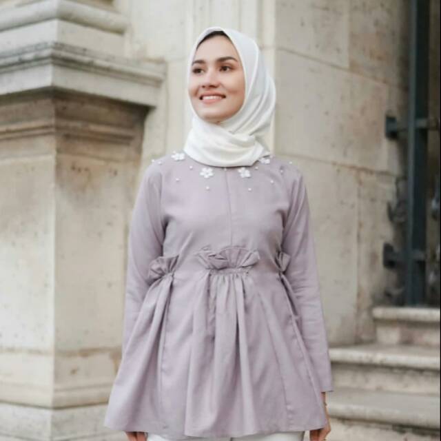 Emma Blouse Wearing Klamby