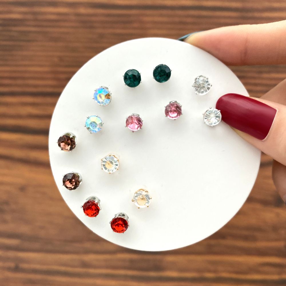 Set Anting Stud Desain Kupu-Kupu Aksen Kristal Mutiara Bahan Resin Warna Emas Untuk Wanita