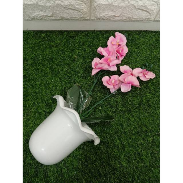 Bunga Anggrek Vas Tempel