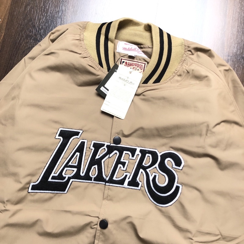 JAKET VARSITY LAKERS TXT COKSUX