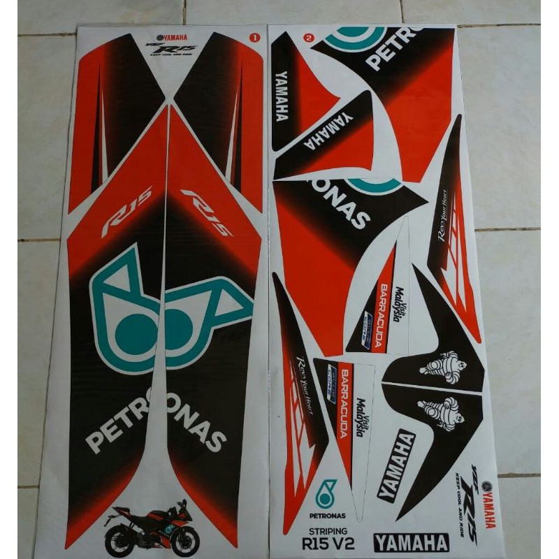 striping variasi Yamaha R15 V2 petronas hitam merah