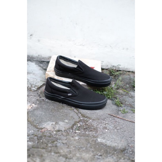 VANS SLIP ON FULL BLACK