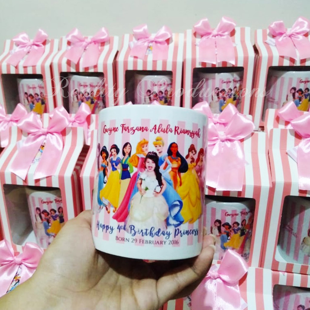 Grosir Souvenir Mug Ultah Aqiqah Kemasan Cute Box Desain Custom Free Card Minimal 24 Pcs