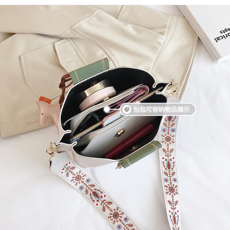 BJ1482 BEIGE/BLACK/BLUE/GREEN TAS SLEMPANG JINJING TOTEBAG HANDBAG TAS WANITA FASHION IMPORT MODIS ELEGAN TERMURAH TERLARIS TERBARU BAGSTORE JAKARTA TAS BATAM VC83658 ELJ482 CR7314 BQ2685 LT1038 JTF76543 GT1641