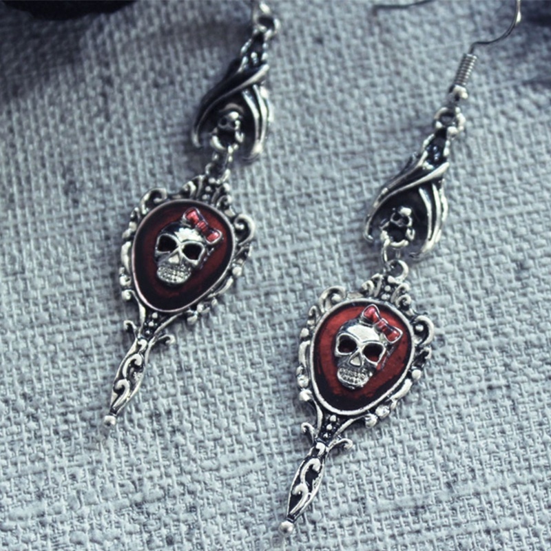 Anting Panjang Bentuk Tengkorak Bahan Alloy Gaya Gothic Untuk Wanita