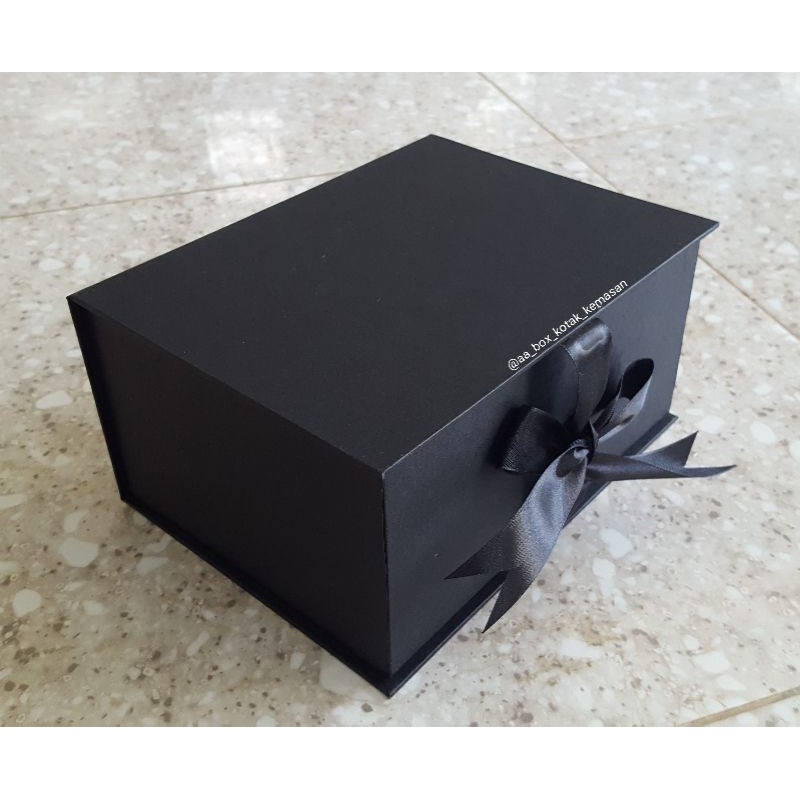 

Hampers/kotak kado/hard box/gift box