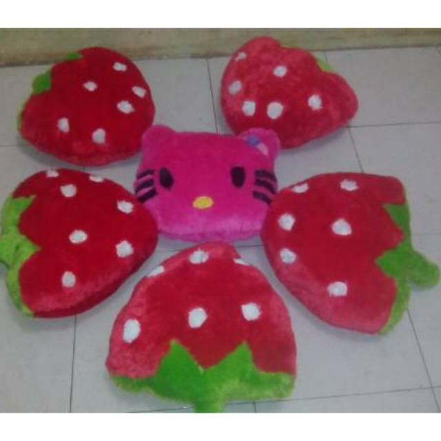 Bantal karpet karakter
