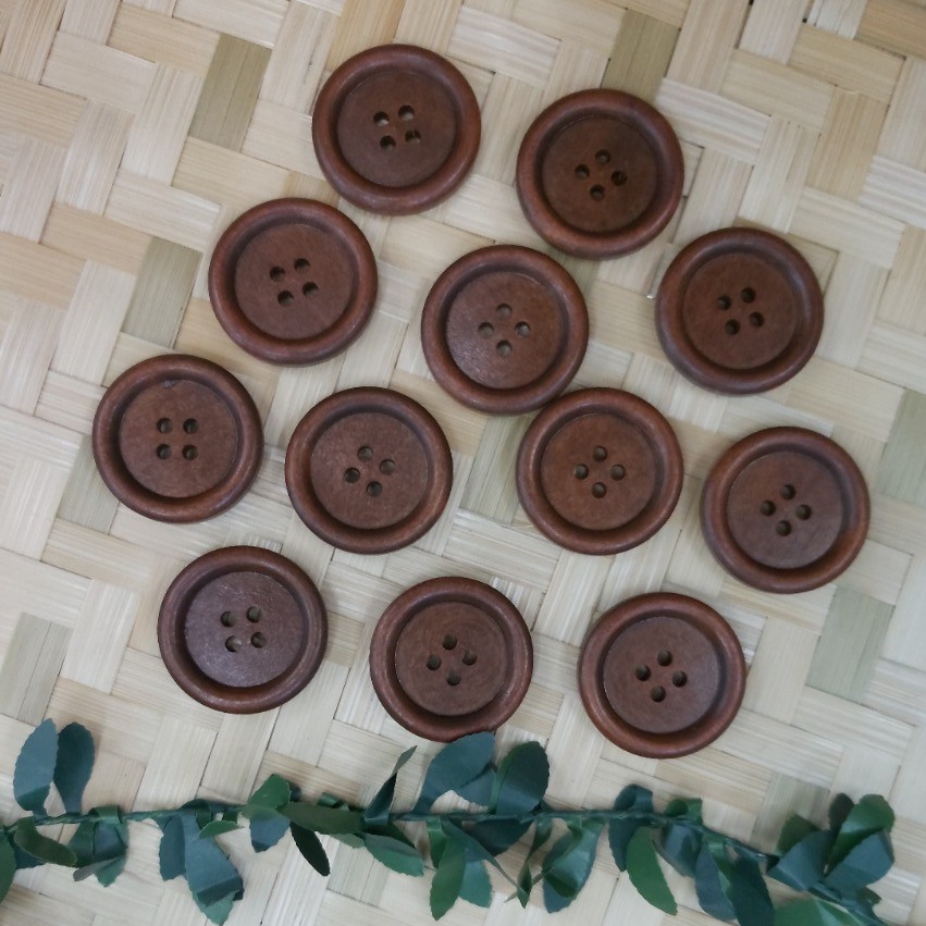 Kancing Kayu Coklat Besar | 4 Lubang - diameter 3cm