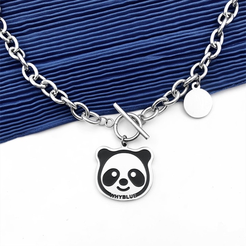 Kalung Desain Kartun Kepala Panda Bahan Titanium Steel Warna Hitam Dan Putih Gaya Hip Hop