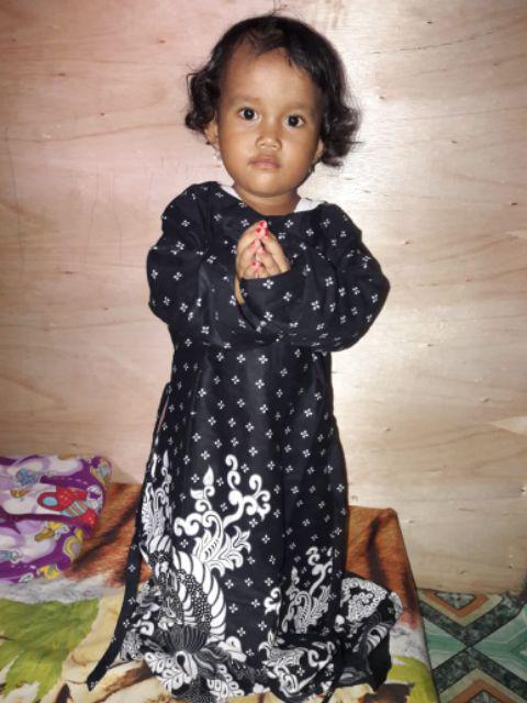 Batik Couple Keluarga Sania Ruffle Ori Ndoro Jowi Dnt Motif Gurita Putih