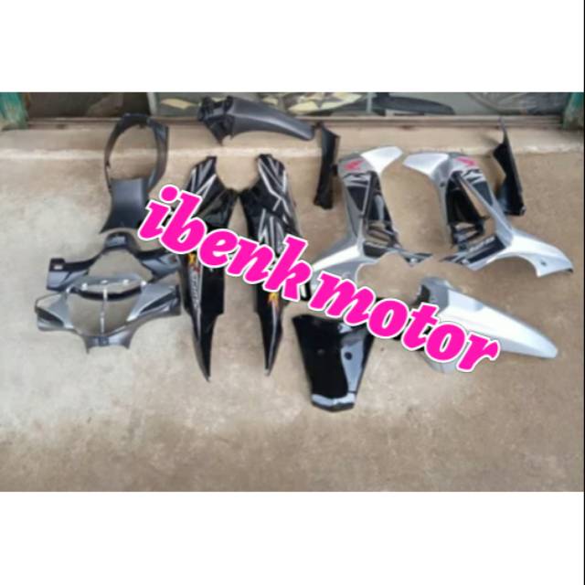 FULL BODY SUPRA X 125 BATMAN HITAM SILVER PLUS STRIPING