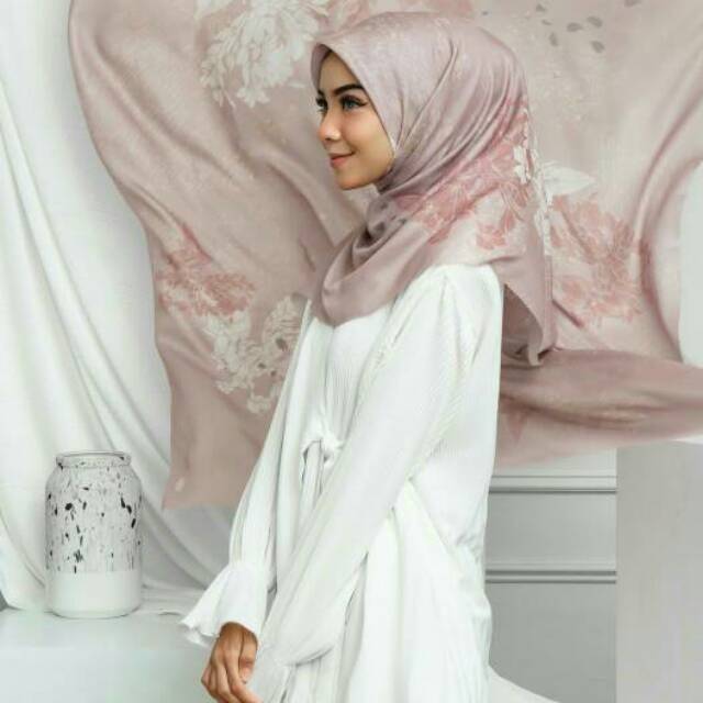 Teona scarf by Local.id