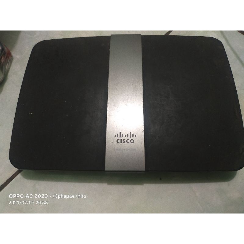 LINKSYS model E4200 unit saja