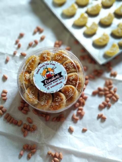 

Kue kacang By oveniboek