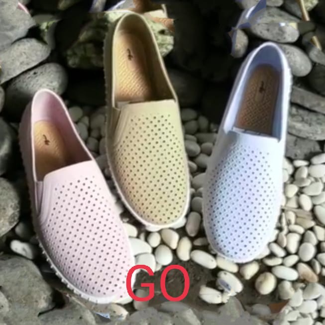 sogo ATT LIW Sepatu Karet Wanita Berlubang Anti Slip Anti Gerah Empuk Dan Awet Original