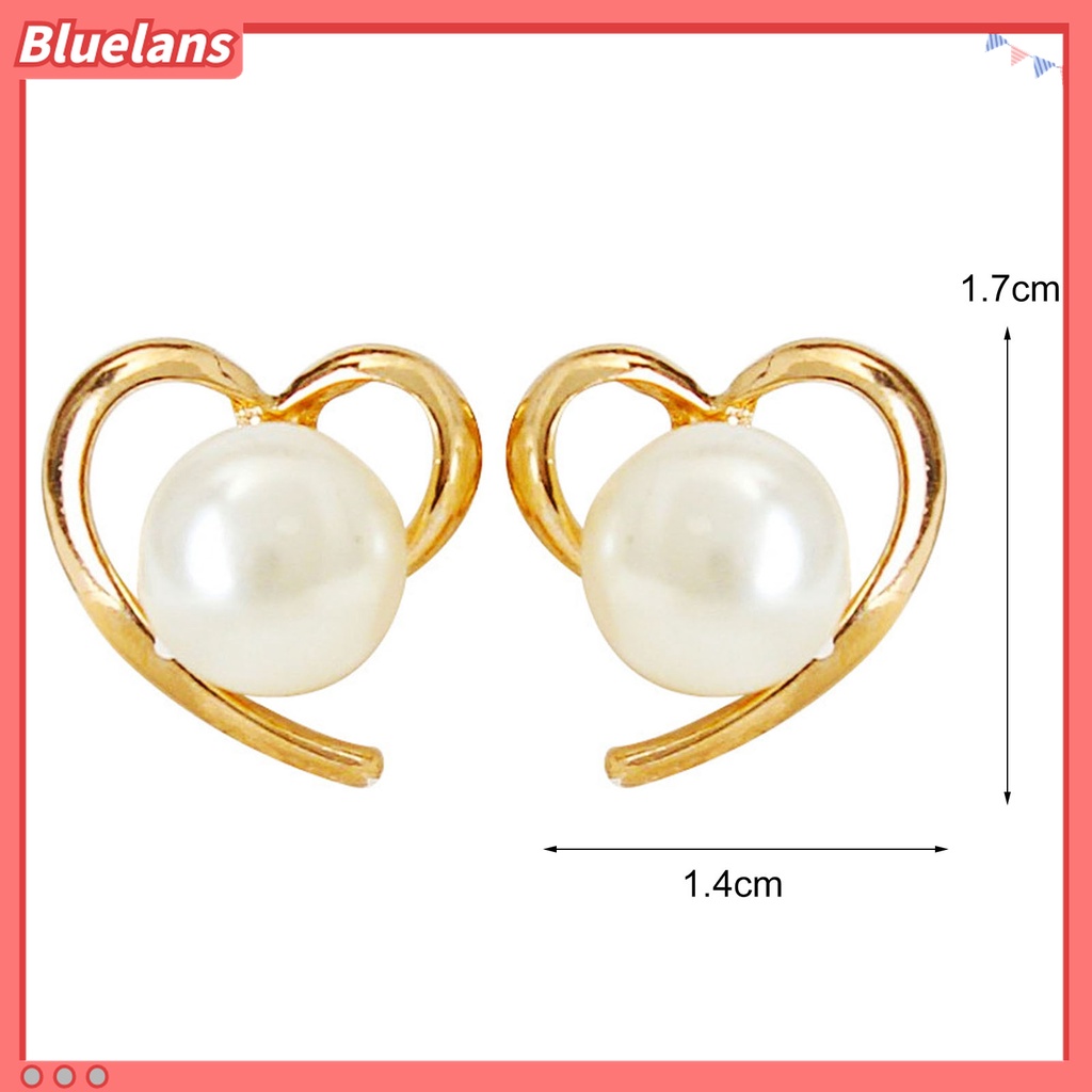 1 Pasang Anting Stud Bentuk Hati Aksen Mutiara Imitasi Bahan Alloy Gaya Elegan Untuk Harian