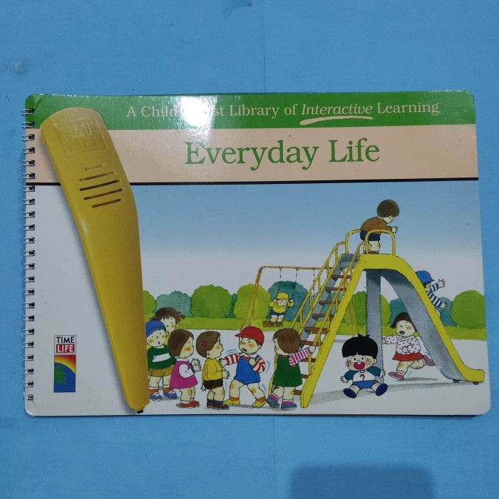 Buku A Child's First Library of Interactive Learning everyday life