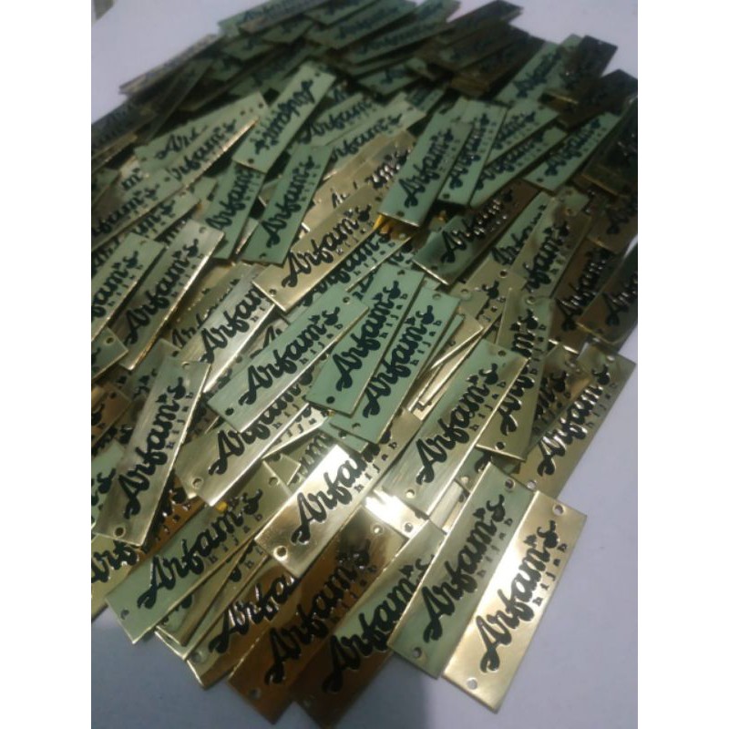 

LABEL HIJAB PLAT BAHAN KUNINGAN & STAINLESS(minim 100pcs)