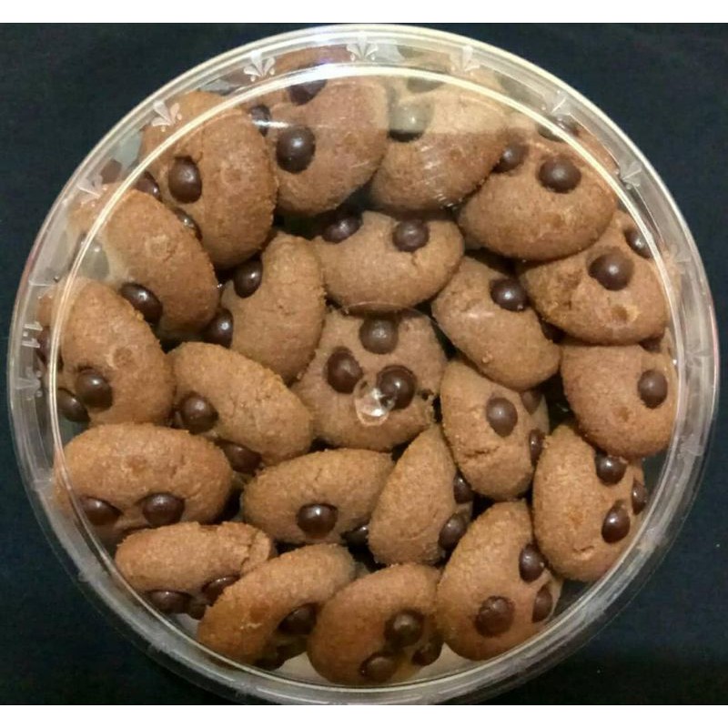 

CHOCO CHIP HOME MADE CEMILAN LEBARAN 500g