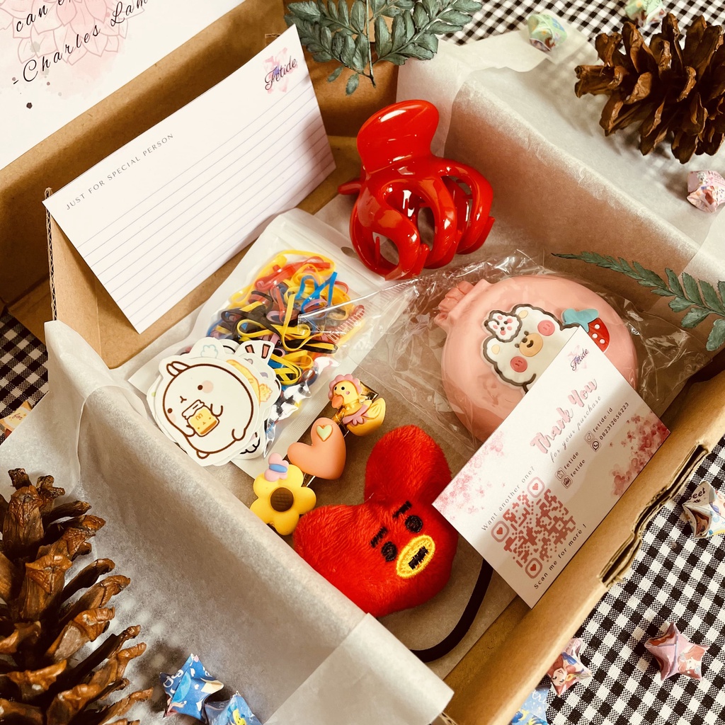 Hampers Gift Box Hadiah Kado Ulang Tahun Cewe Ikat Rambut Jepitan Hairkit - Small (BT21 Edition)