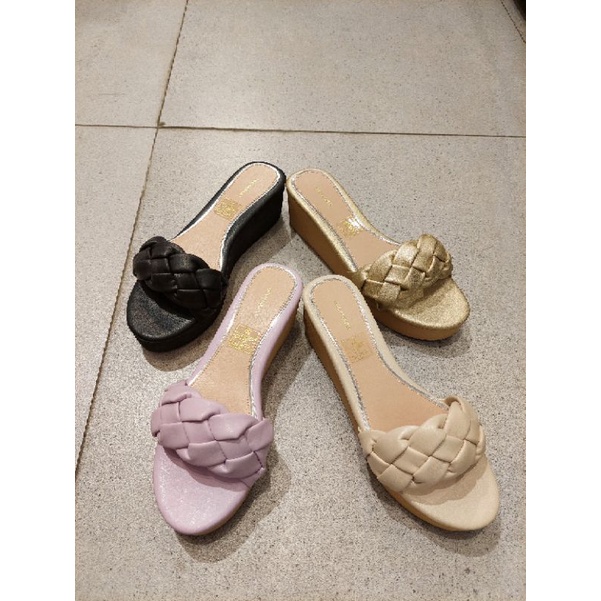 URBAN&CO EVINA SANDAL WEDGES WANITA ( HARGA PROMO )