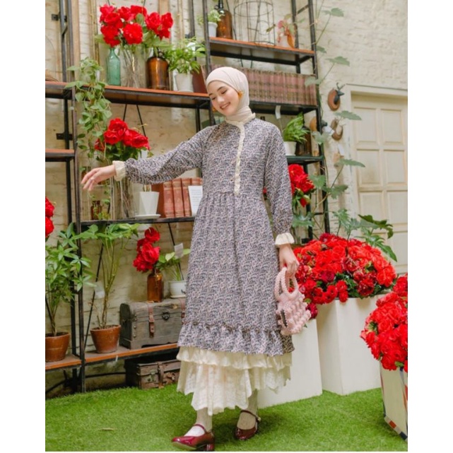 Midi Raya by Haidee Orlin