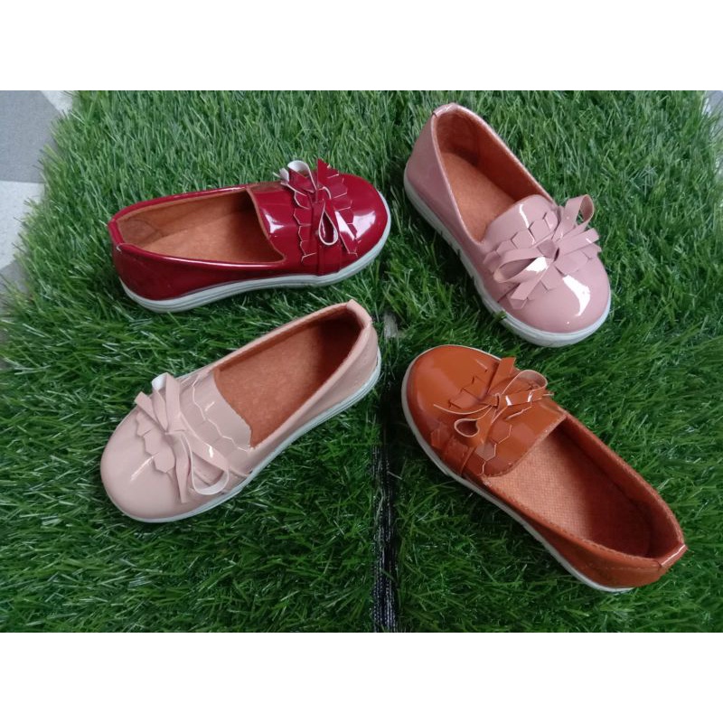 khainuna sepatu slip on anak model kilat size 22-25