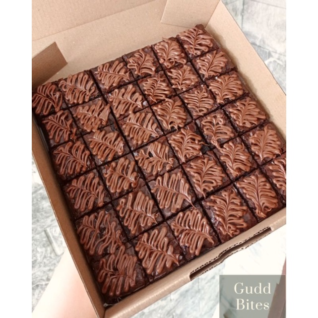 

Brownies Regular Large - Mix Toppings