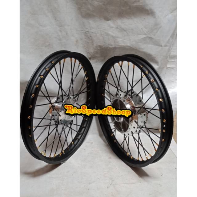 Velg Ninja R/RR Velg Hitam JariJari Hitam