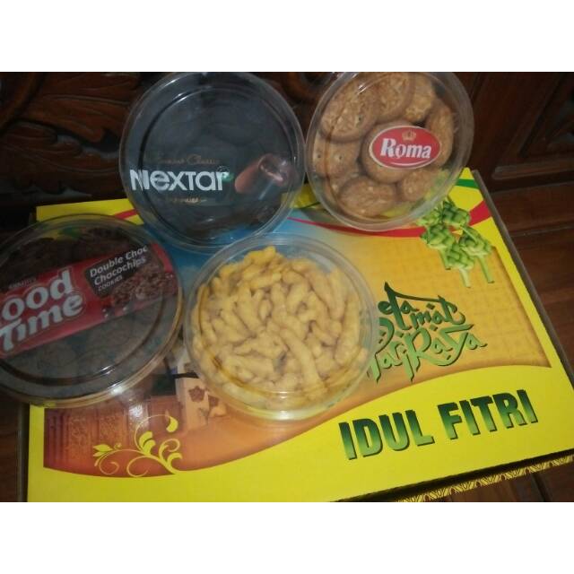 

Paket parsel kue lebaran