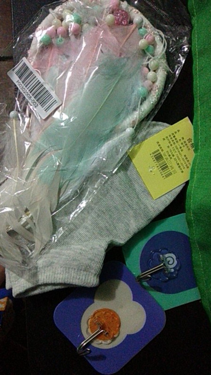 Hw Seamless No Punching Hook For Kitchen Bathroom Home Cartoon Self-adhesive Hooks