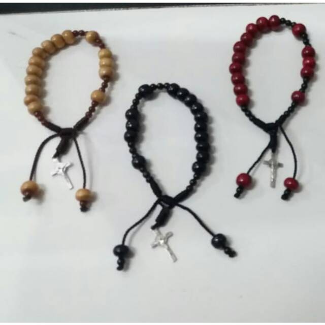 Gelang rosario kayu