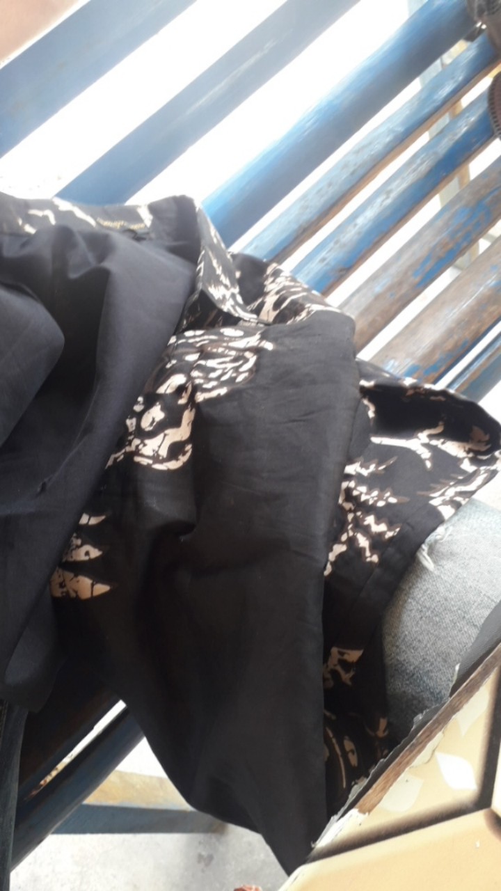 Wiguna Kemeja Batik Pria Lengan Panjang Slimfit Katun Printing Hem Baju Seragam Kantor Modern