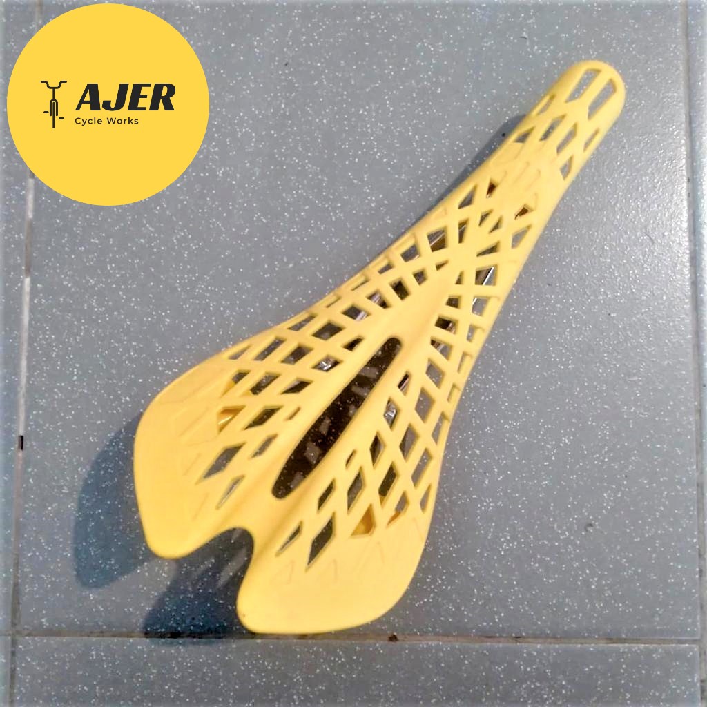 Sadel hollow ringan Jok sepeda composite aero saddle elastis motif spiderweb roadbike fixie