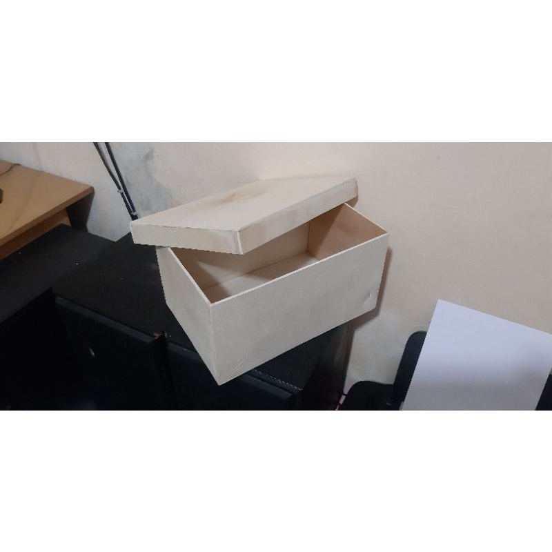 

Kotak 13,5 x 13,5 x 13 cm kayu triplek tebal 4mm kotak serba guna