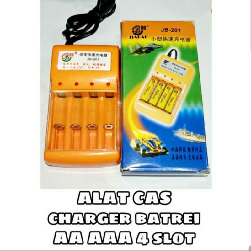 Charger Baterai 4Slot AA Dan AAA  / Alat Cas baterai 4slot AA AAA / Cas batrei 4Slot