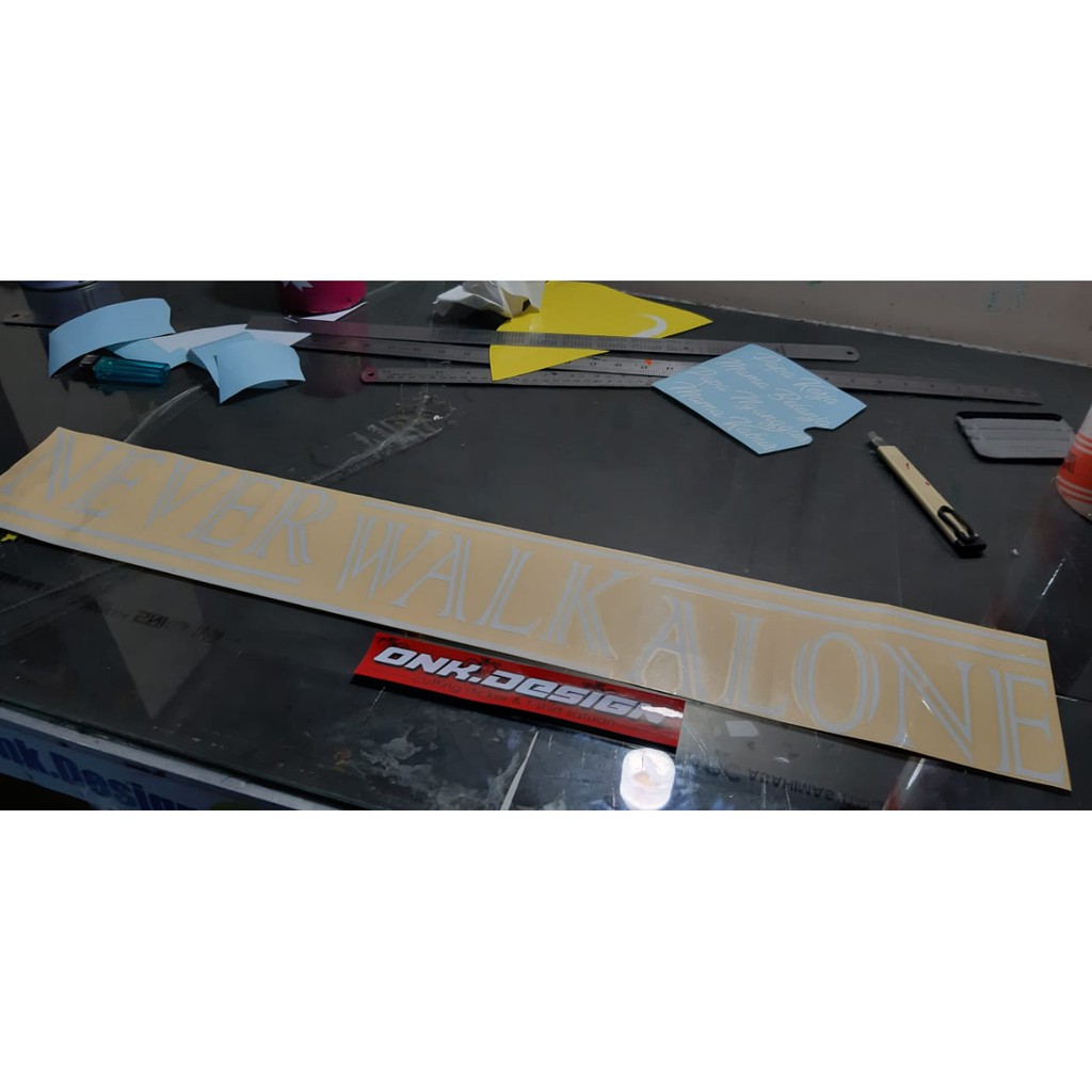 

cutting sticker stiker bebas desain printing waterproof label merk laminasi 127