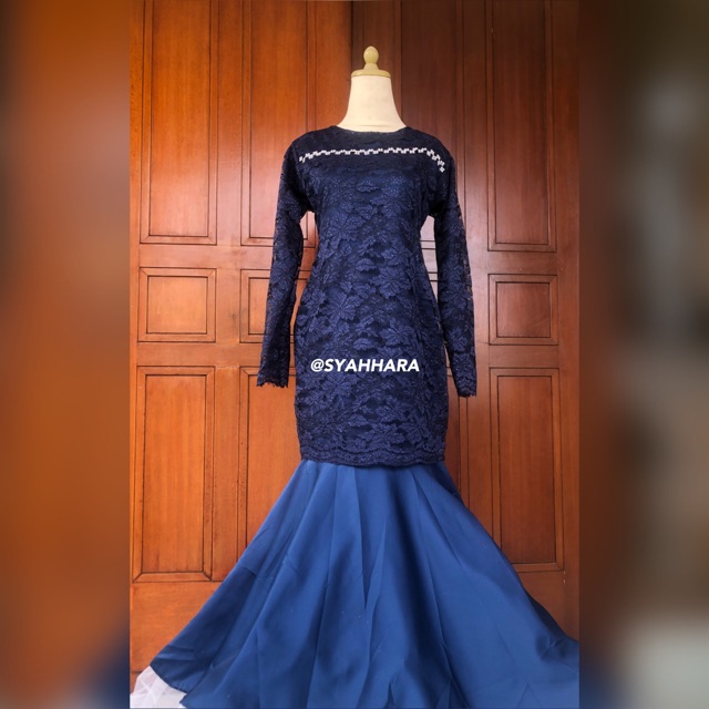 Dress Mermaid Brokat Navy