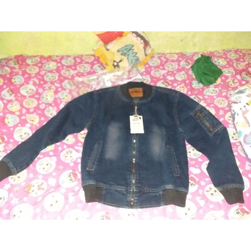 Jaket Bomber Model Levis Warna Biru Tua