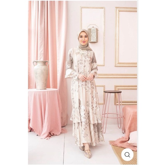 ELENA DRESS WEARING KLAMBY SZ.L