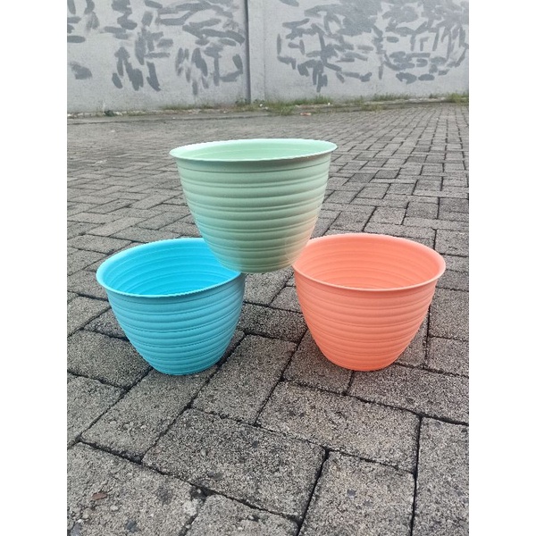 Pot Bunga Bulat TAWON Calista Oentoeng 24cm