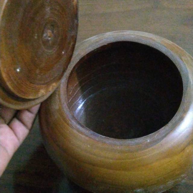 Toples kayu minimalis