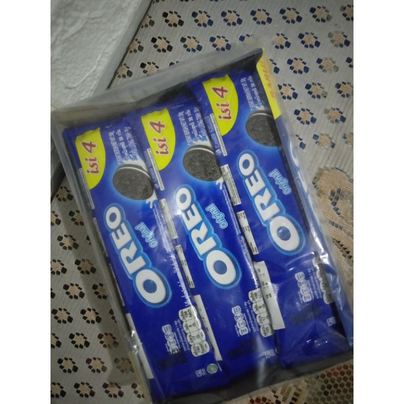 

OREO ORIGINAL - BISKUIT SANDWICH COKLAT DENGAN KRIM RASA VANILA