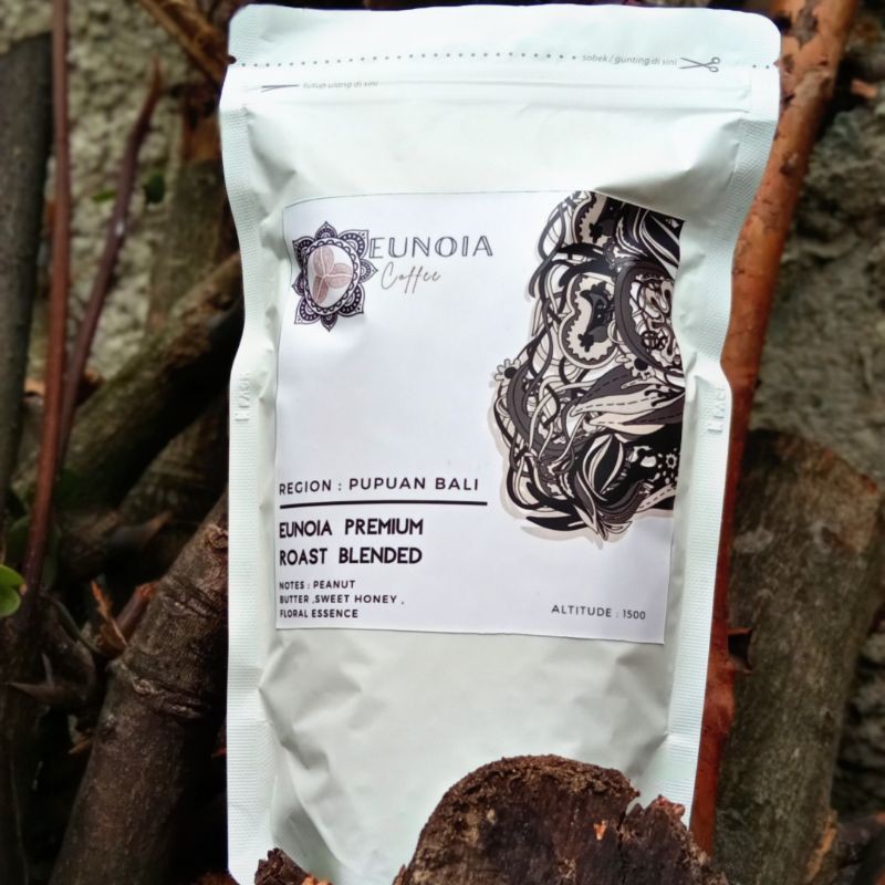 

Roastbeans / Biji kopi sangrai blend premium robusta dan arabika bali 500Gr