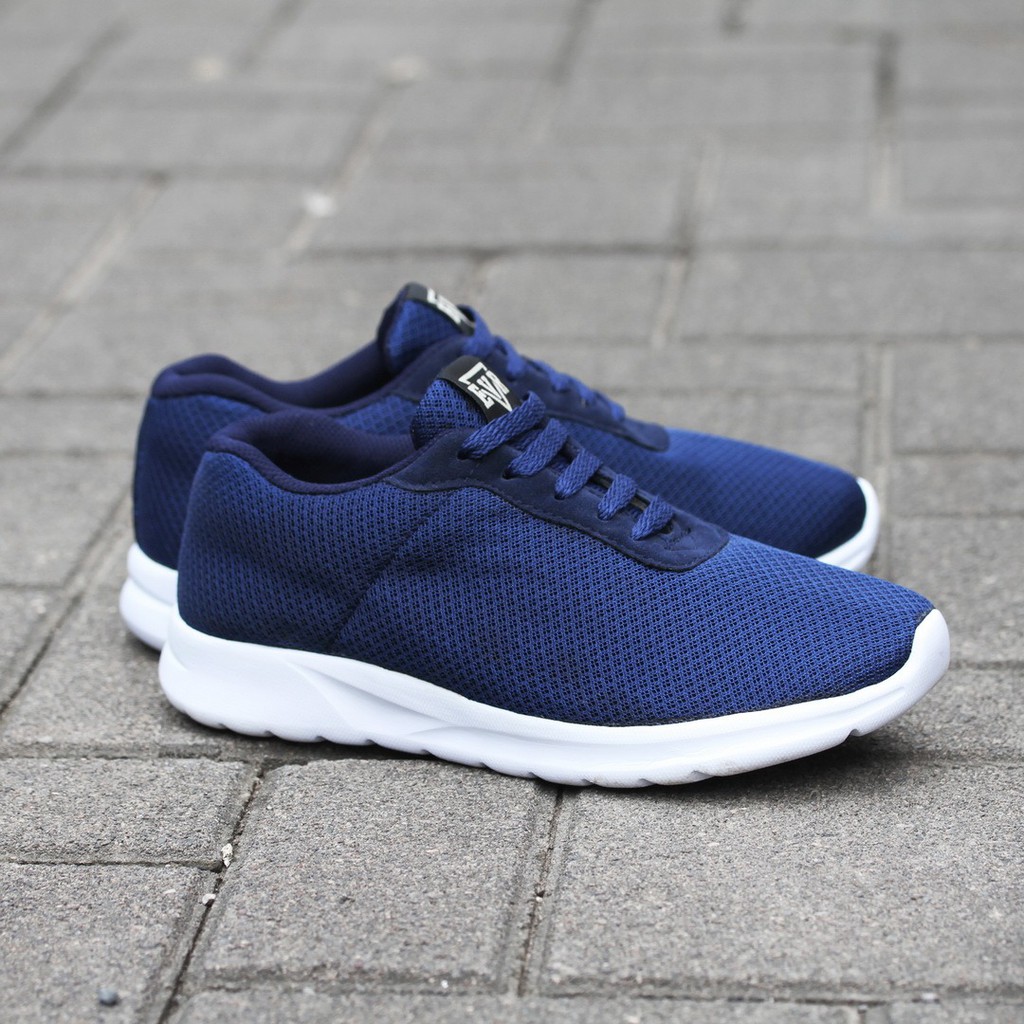 REV Terbaru Sepatu Sneakers Pria Everflow Shoes