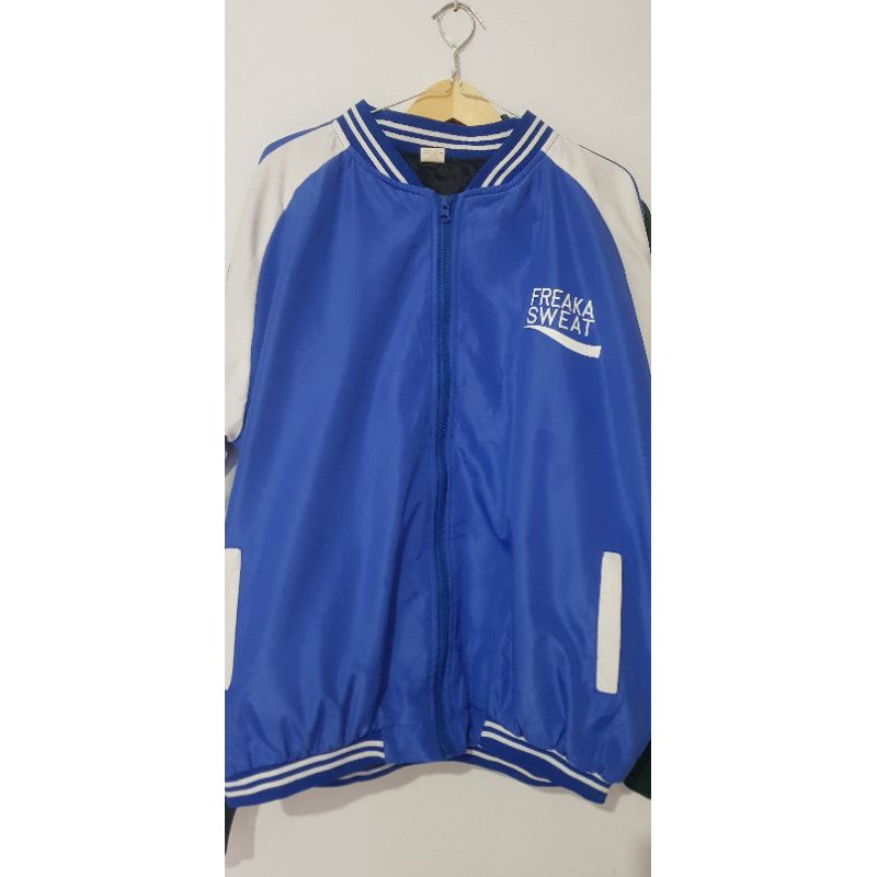 jaket varsity pocari sweat