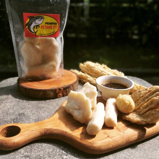 

Pempek Ikan Tenggiri