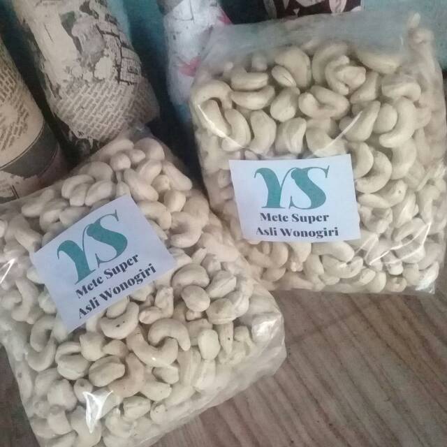 

YS Kacang Mete Super Mentah 1 kg